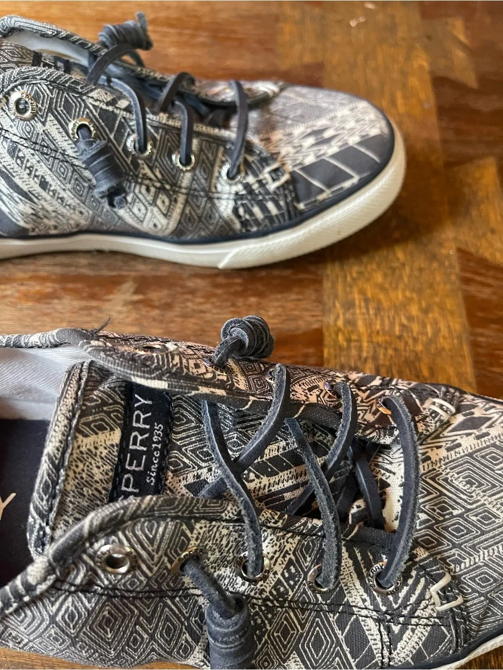 Sperry casual low